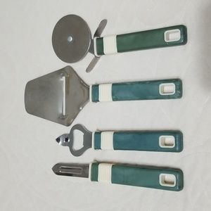 4 pc. kitchen utensils